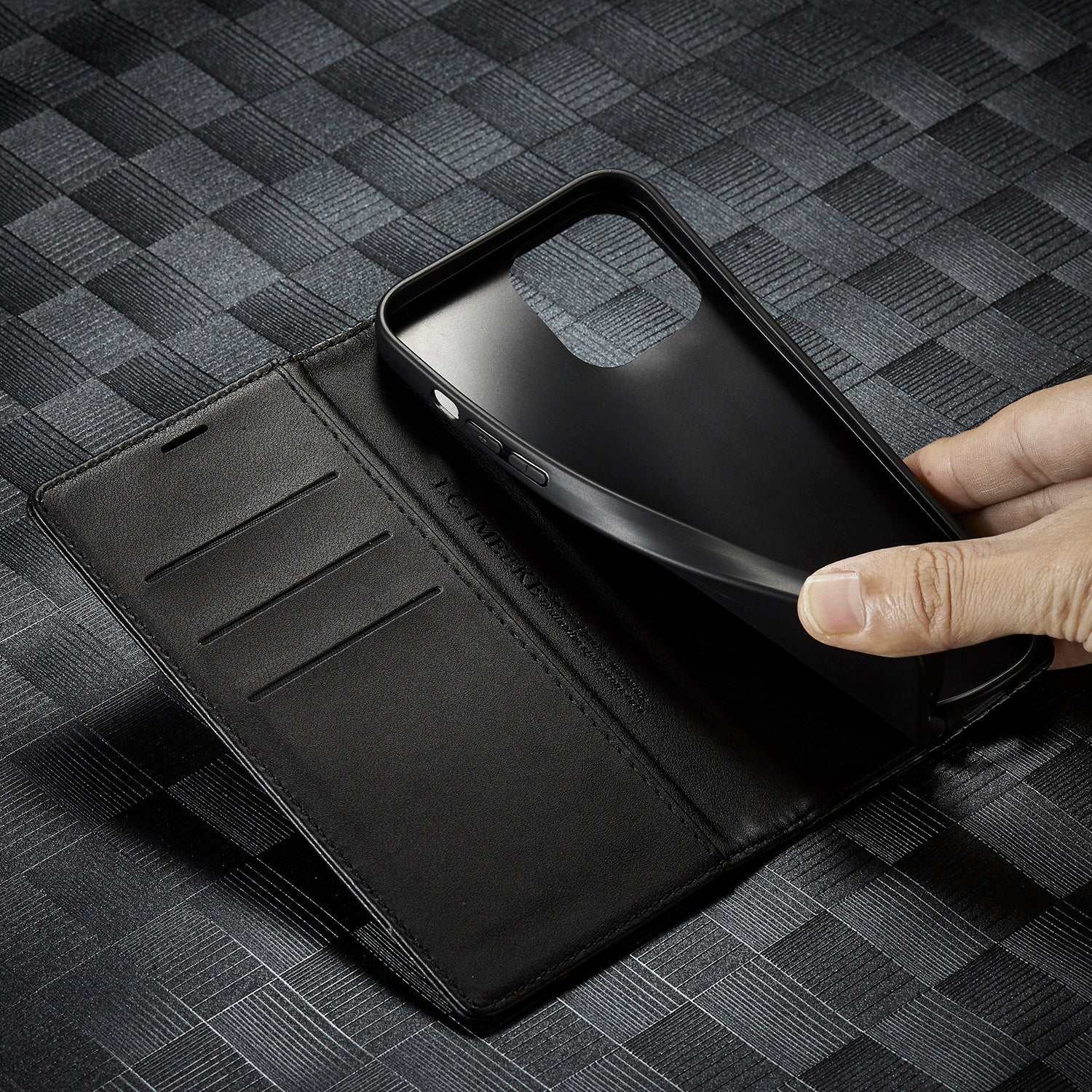 Luxury Carbon Fiber Leather Wallet iPhone Case – Magnetic Flip Cover, Card Holder, Shockproof Protection, Durable for iPhone